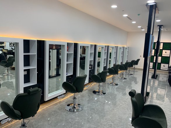 Blush N Curls Ladies Salon & Spa - Al Mankhool near ADCB, Sharaf DG Metro  Station – Beauty Salon in Dubai, 180 reviews, prices – Nicelocal