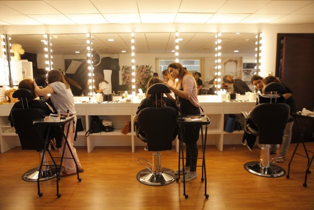 How do I start a career in makeup - Make-Up Atelier Dubai Training